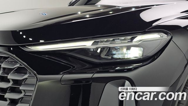 Audi Q5 2025 — photo 8
