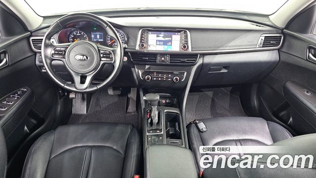 Kia K5 2018 — photo 10