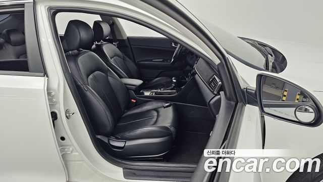 Kia K5 2018 — photo 13