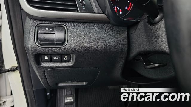 Kia K5 2018 — photo 22