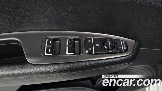 Kia K5 2018 — photo 24