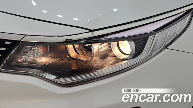 Kia K5 2018 — photo 8