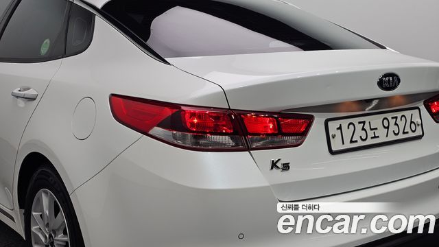 Kia K5 2018 — photo 9