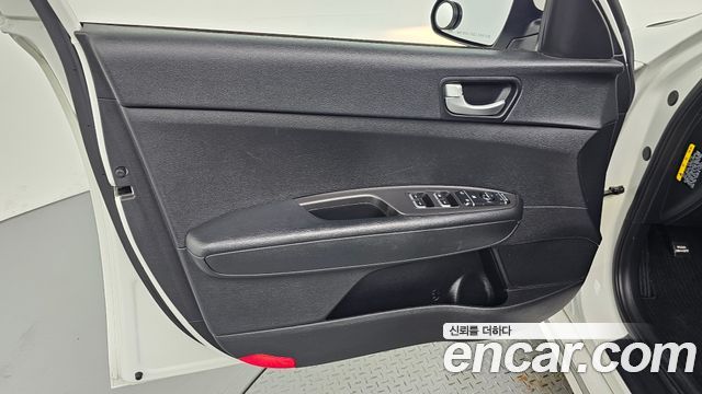 Kia K5 2018 — photo 14