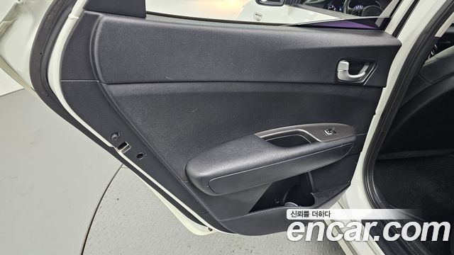 Kia K5 2018 — photo 15