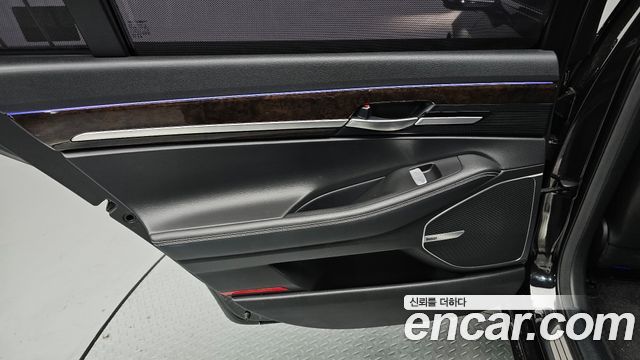 Genesis G90 2019 — photo 15