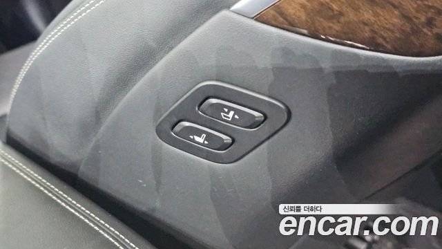 Genesis G90 2019 — photo 27