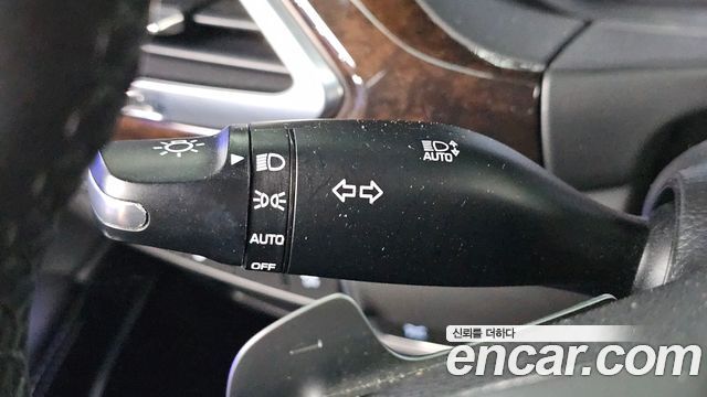 Genesis G90 2019 — photo 30