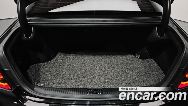 Genesis G90 2019 — photo 33