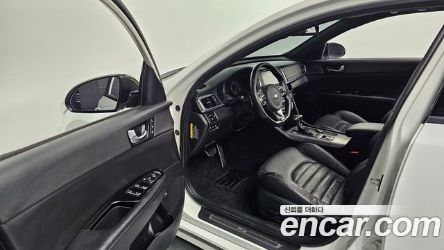Kia K5 2018 — photo 10