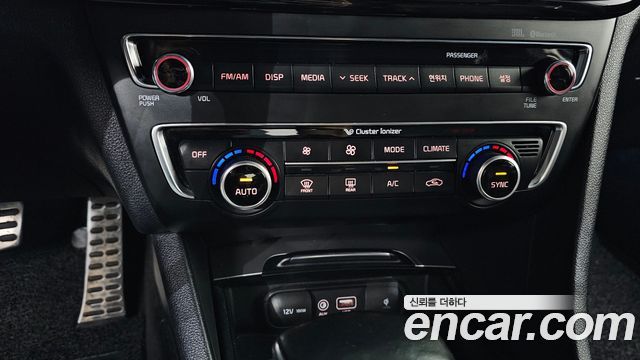 Kia K5 2018 — photo 17
