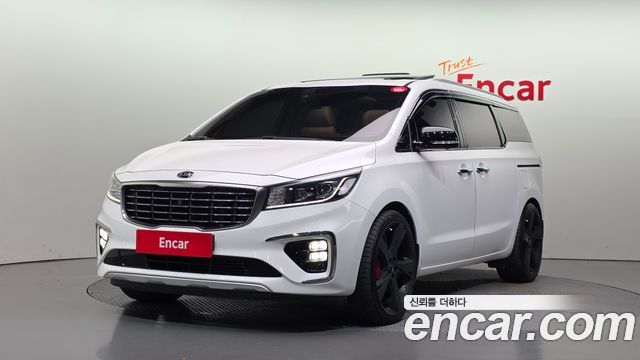 Kia Canival 2020 — photo 1