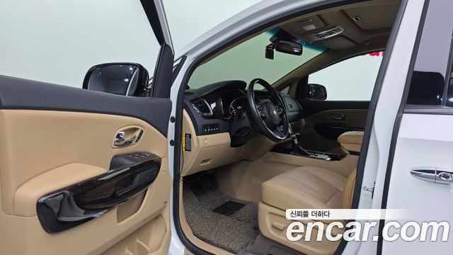 Kia Canival 2020 — photo 10