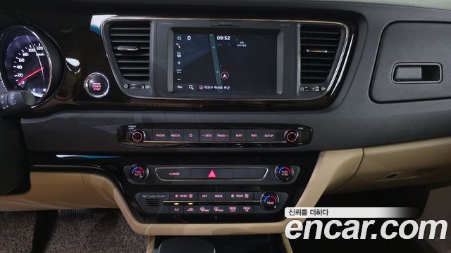 Kia Canival 2020 — photo 14