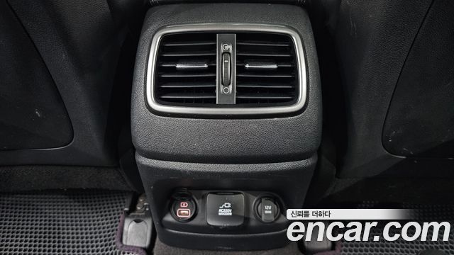 Kia Sorento 2015 — photo 28