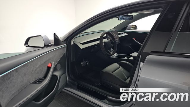 Tesla Model 3 2026 — photo 13