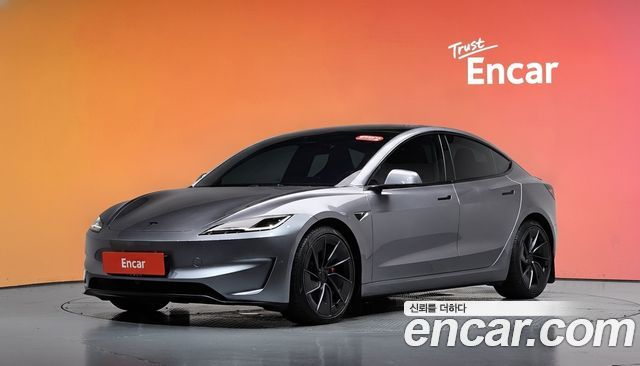 Tesla Model 3 2026 — photo 1