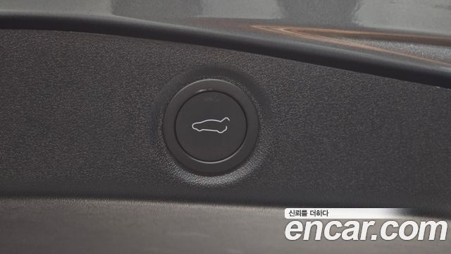Tesla Model 3 2026 — photo 37