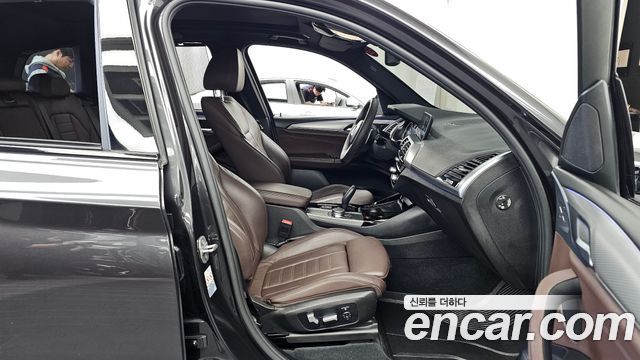 BMW X3 2018 — photo 17
