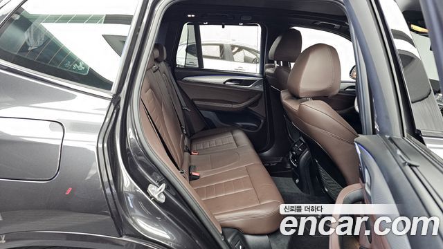BMW X3 2018 — photo 18