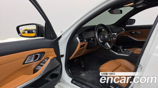 BMW 3-Series 2022 — photo 13