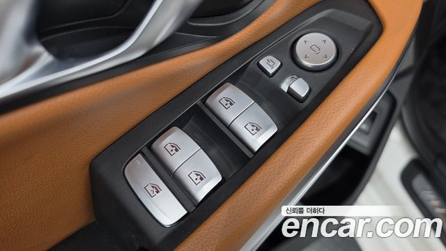 BMW 3-Series 2022 — photo 29