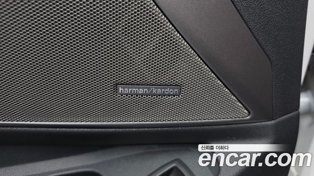 BMW 3-Series 2022 — photo 30