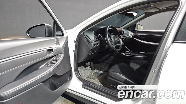Hyundai Sonata 2022 — photo 13