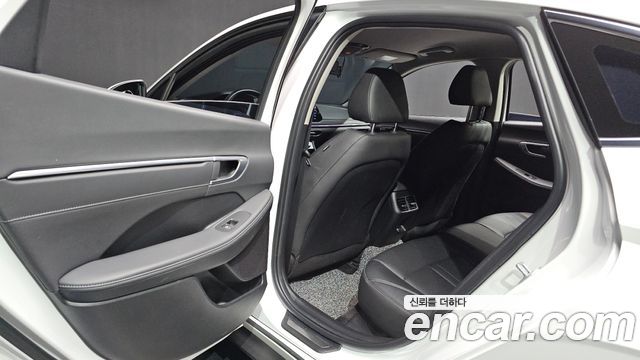 Hyundai Sonata 2022 — photo 18