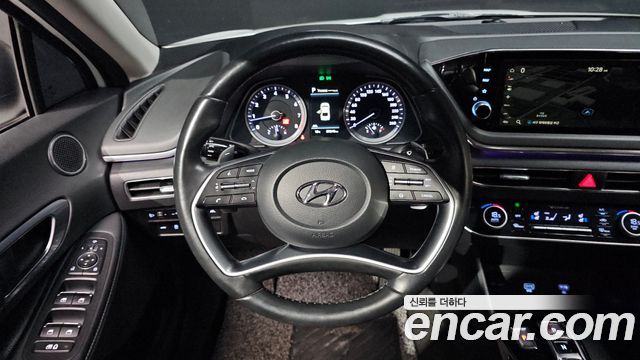Hyundai Sonata 2022 — photo 19