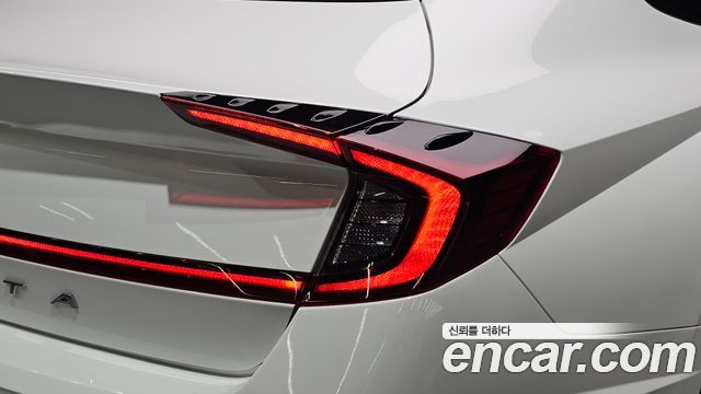 Hyundai Sonata 2022 — photo 9