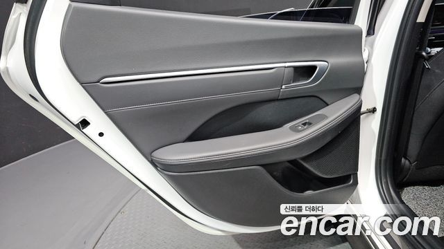 Hyundai Sonata 2022 — photo 15