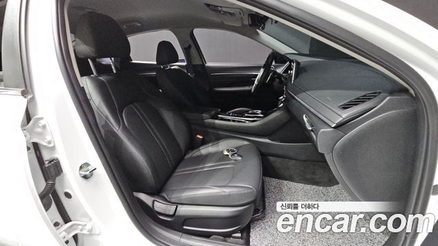 Hyundai Sonata 2022 — photo 16