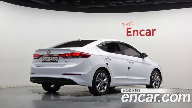 Hyundai AVANTE 2018 — photo 2
