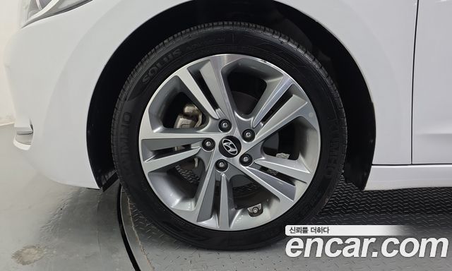 Hyundai AVANTE 2018 — photo 5