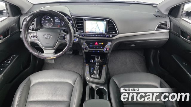 Hyundai AVANTE 2018 — photo 10