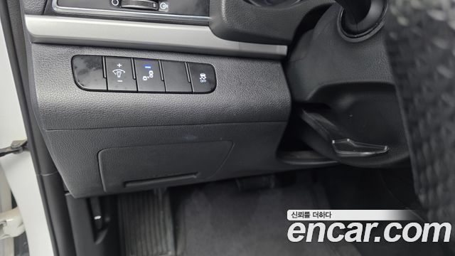 Hyundai AVANTE 2018 — photo 25