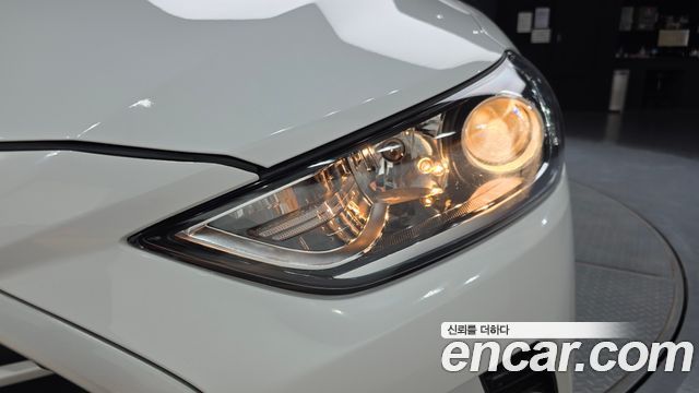 Hyundai AVANTE 2018 — photo 8