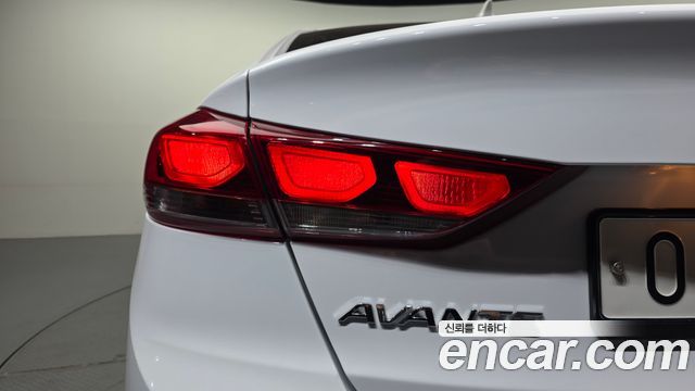 Hyundai AVANTE 2018 — photo 9