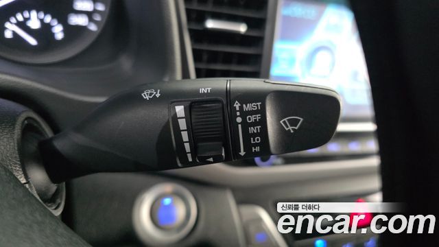 Hyundai AVANTE 2018 — photo 27