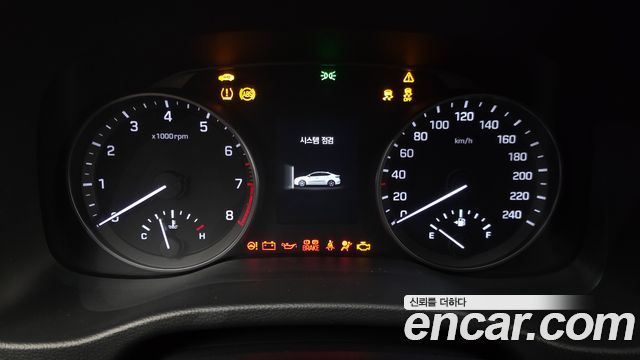 Hyundai AVANTE 2018 — photo 30