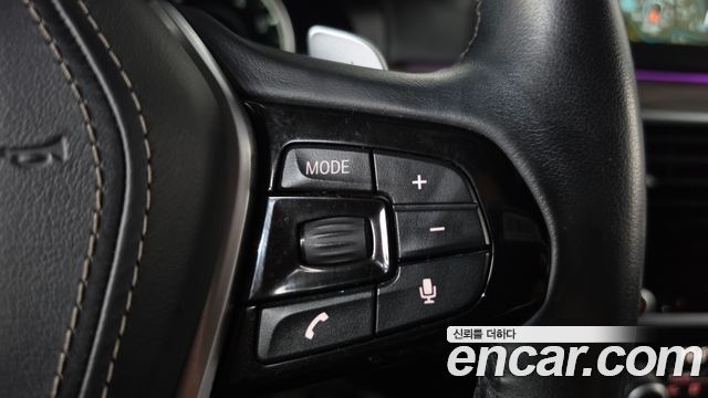 BMW 5-Series 2018 — photo 23