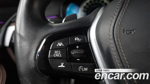 BMW 5-Series 2018 — photo 24
