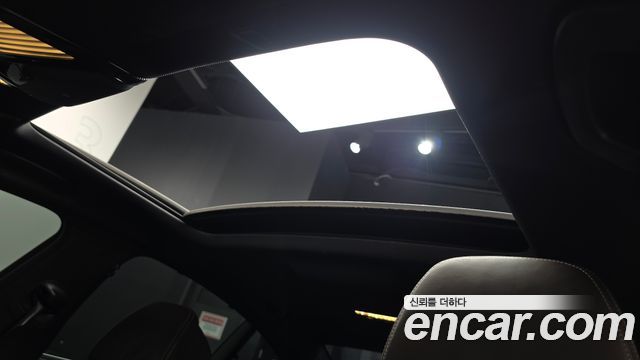 BMW 5-Series 2018 — photo 25