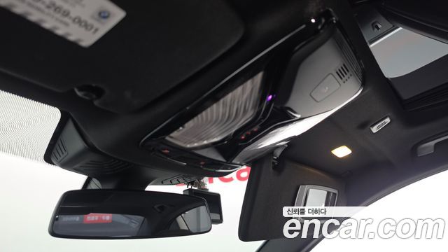 BMW 5-Series 2018 — photo 28