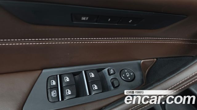 BMW 5-Series 2018 — photo 29