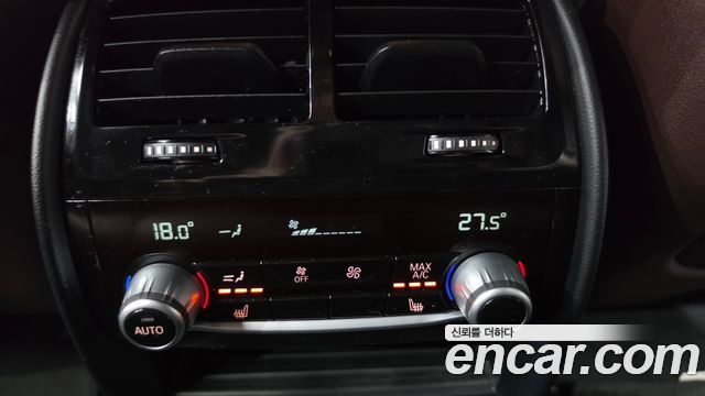 BMW 5-Series 2018 — photo 31
