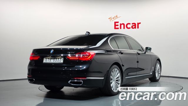 BMW 7-Series 2016 — photo 2