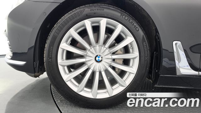 BMW 7-Series 2016 — photo 5