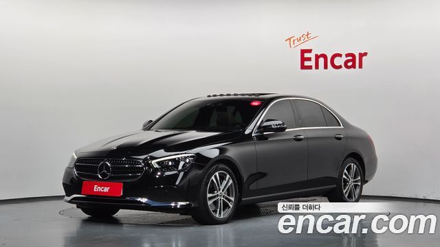 Mercedes-Benz E-Class 2022 — photo 1